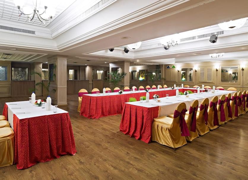 Ruang konferensi Foto