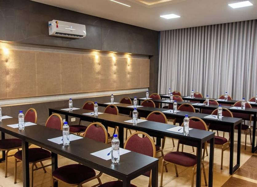 Ruang konferensi Foto