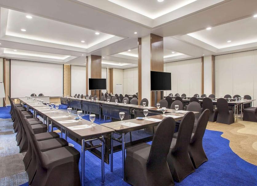 Ruang konferensi Foto