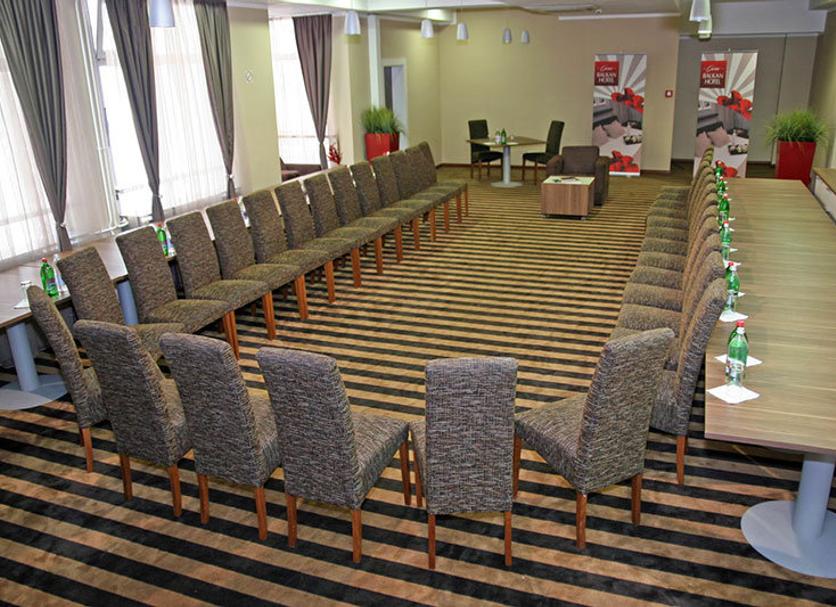 Ruang konferensi Foto