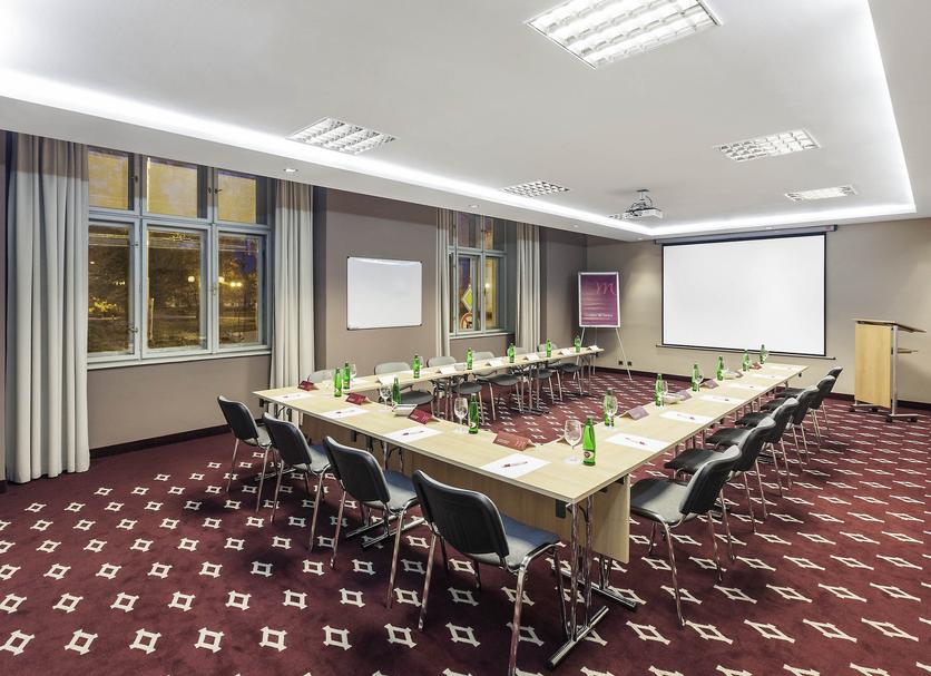 Ruang konferensi Foto
