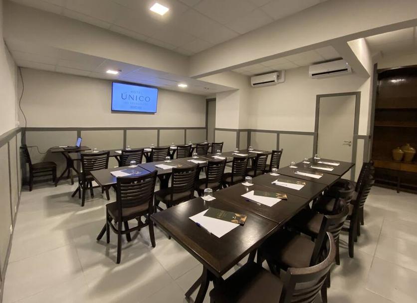 Ruang konferensi Foto