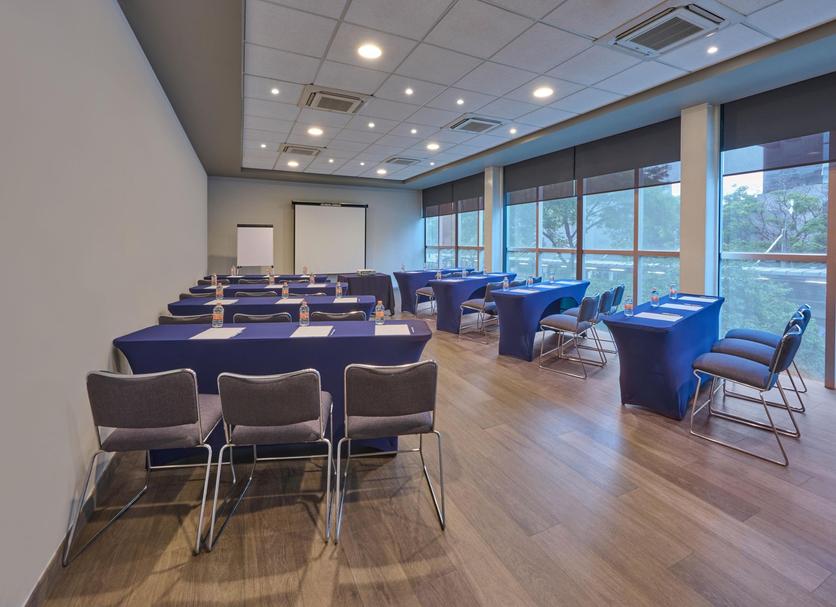 Ruang konferensi Foto