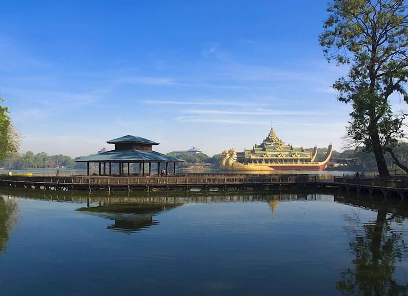 Pemandangan luar Foto