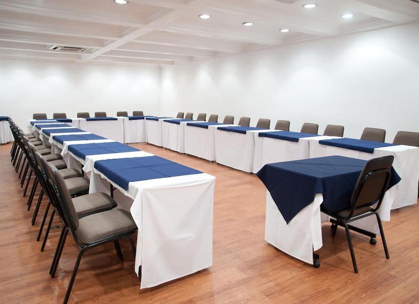 Ruang konferensi Foto