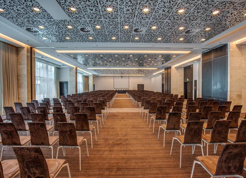 Ruang konferensi Foto
