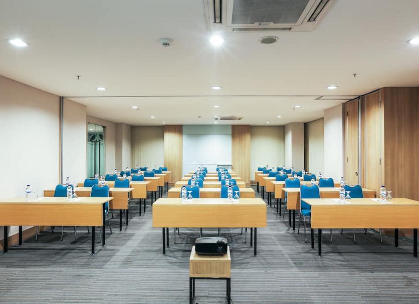 Ruang konferensi Foto