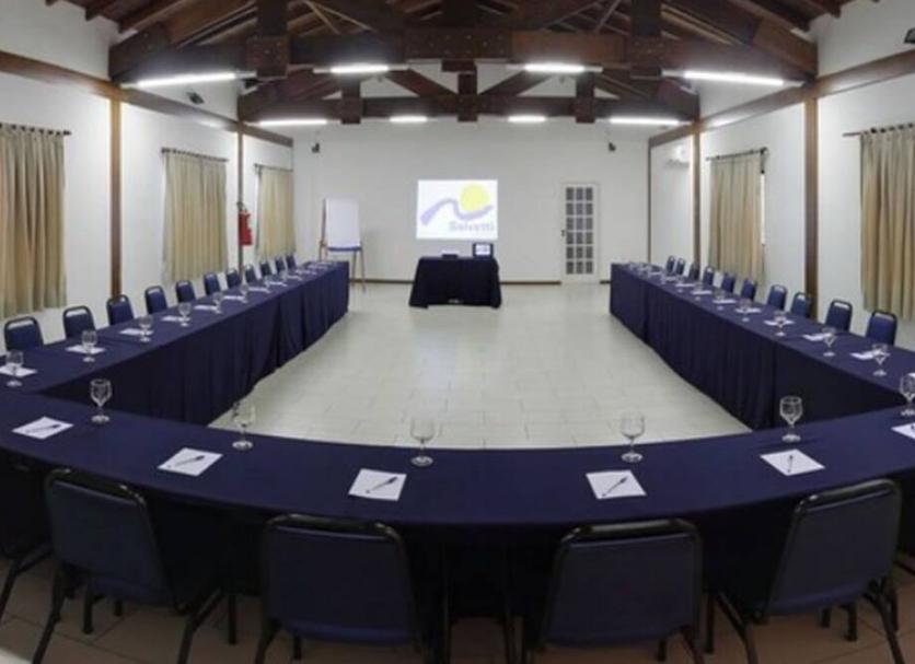 Ruang konferensi Foto