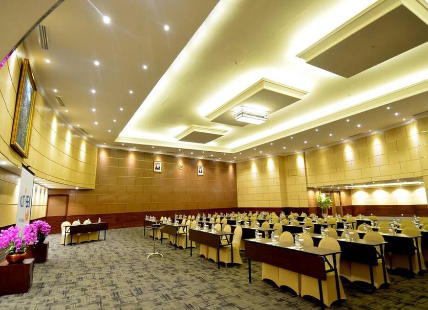 Ruang konferensi Foto