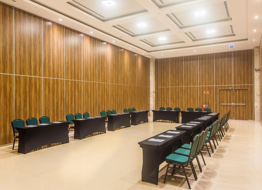 Ruang konferensi Foto