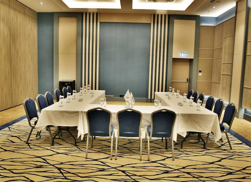 Ruang konferensi Foto