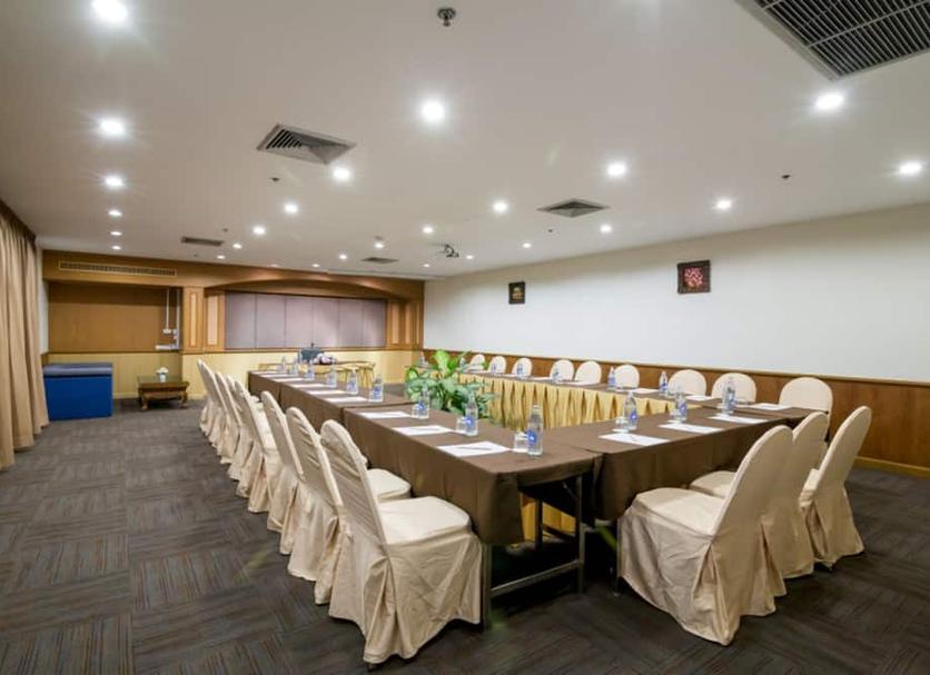 Ruang konferensi Foto
