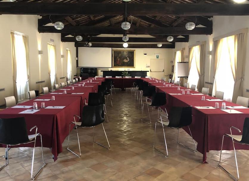 Ruang konferensi Foto