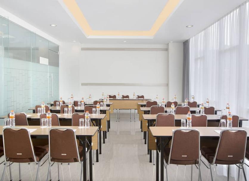 Ruang konferensi Foto