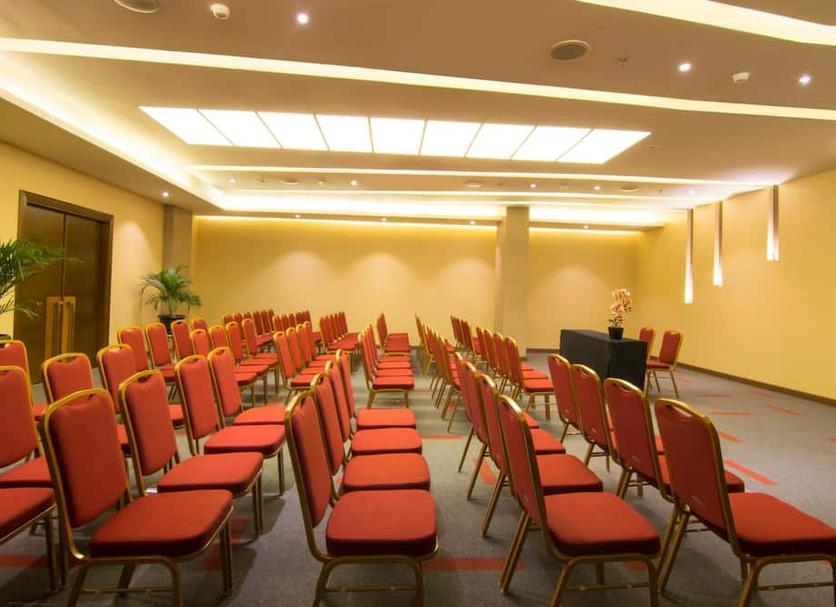 Ruang konferensi Foto