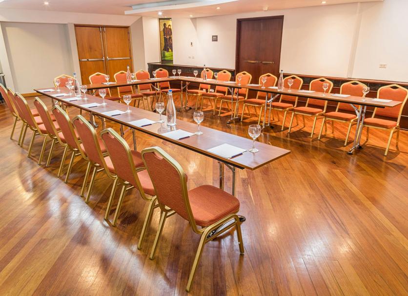 Ruang konferensi Foto