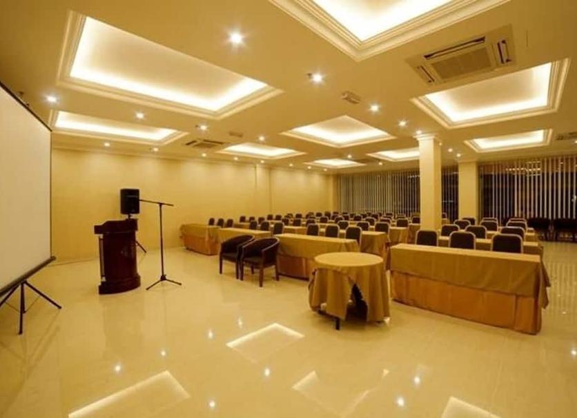 Ruang konferensi Foto