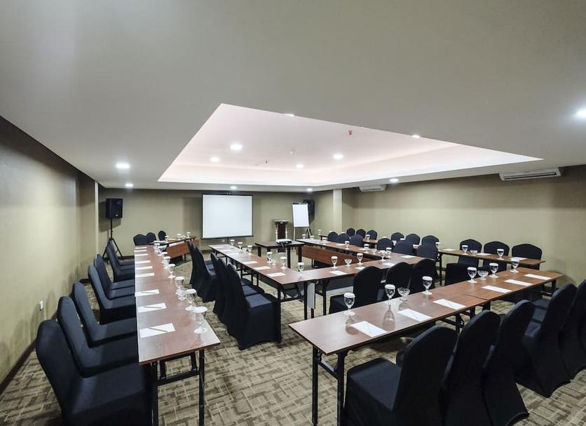 Ruang konferensi Foto