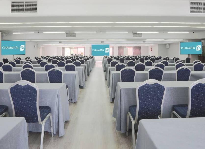 Ruang konferensi Foto