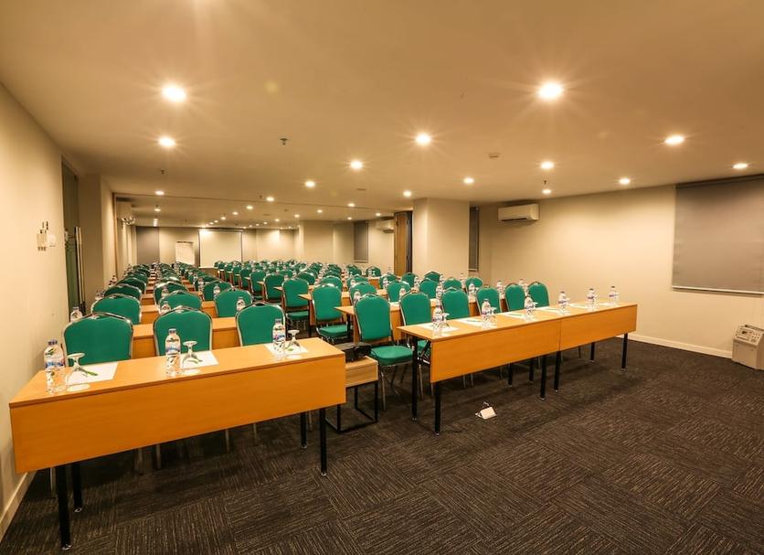 Ruang konferensi Foto
