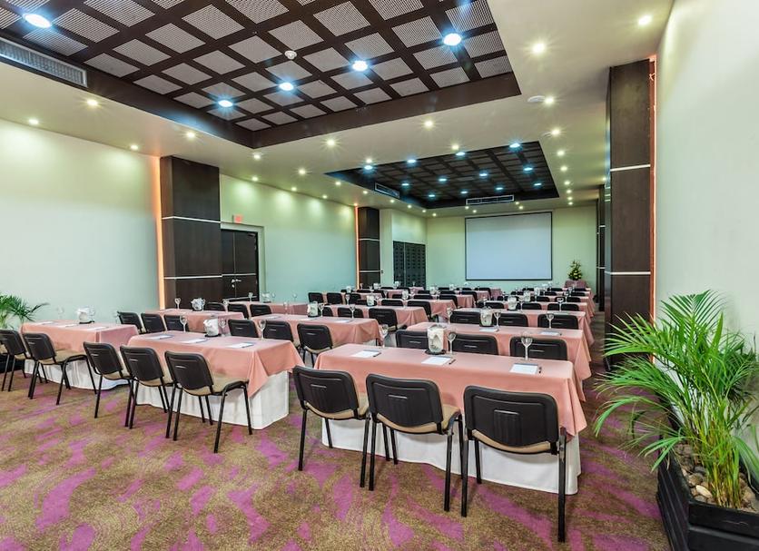 Ruang konferensi Foto