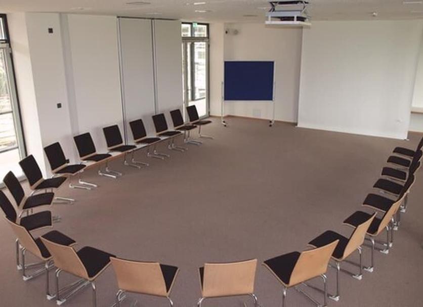 Ruang konferensi Foto