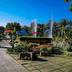 Pemandangan luar
