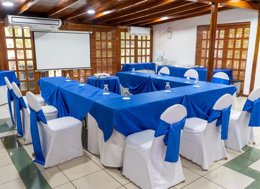 Ruang konferensi Foto