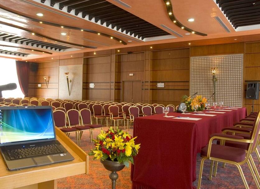Ruang konferensi Foto