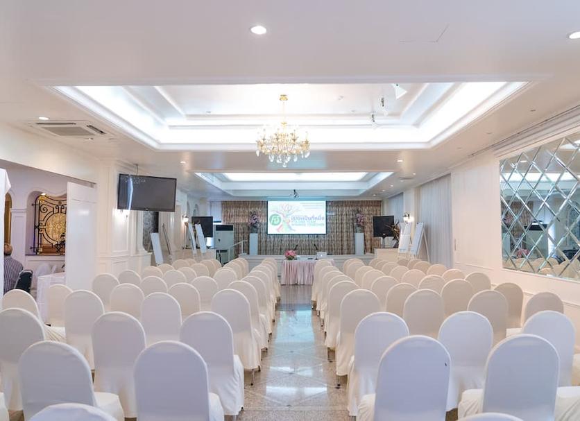 Ruang konferensi Foto