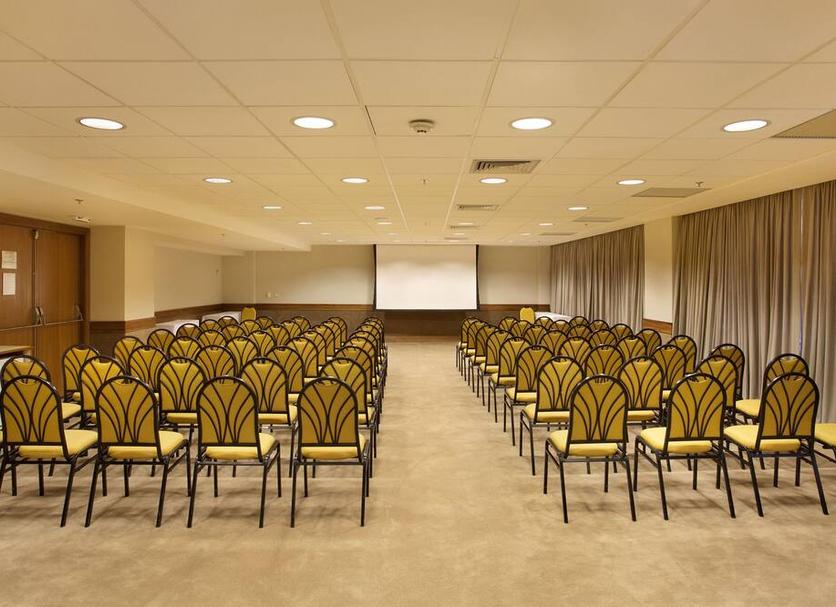 Ruang konferensi Foto