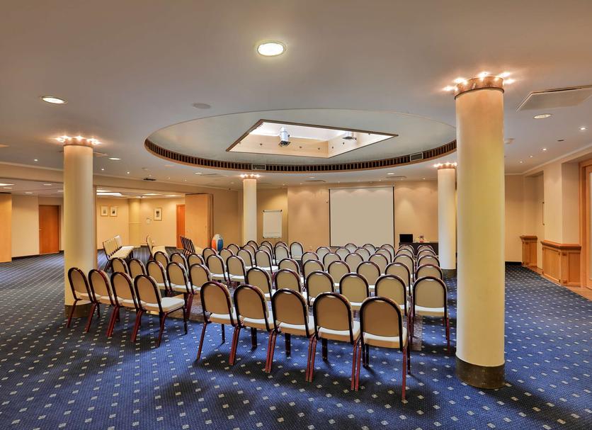 Ruang konferensi Foto