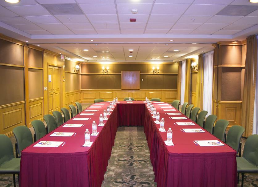Ruang konferensi Foto