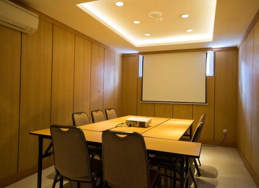 Ruang konferensi Foto