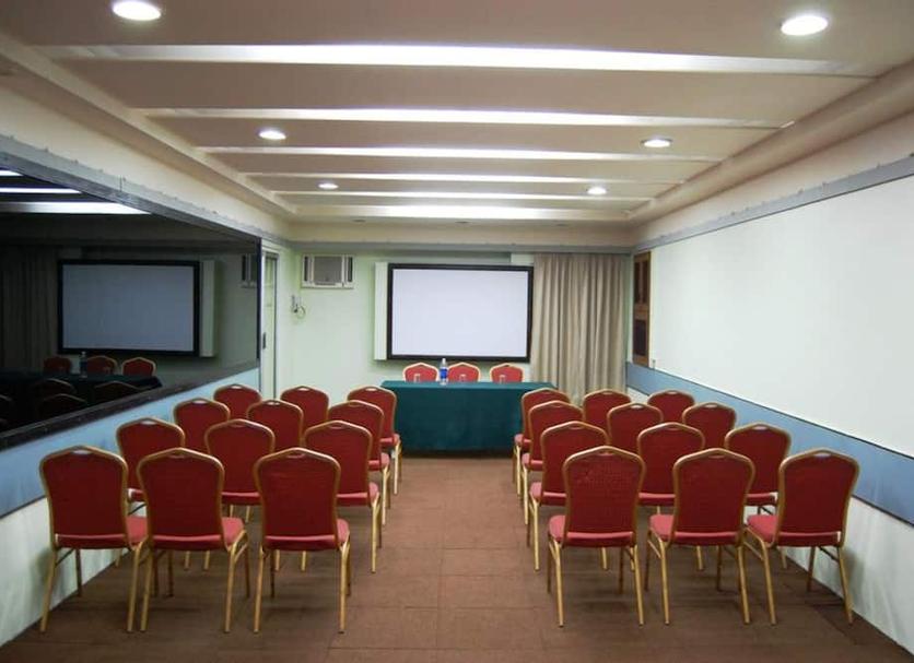Ruang konferensi Foto