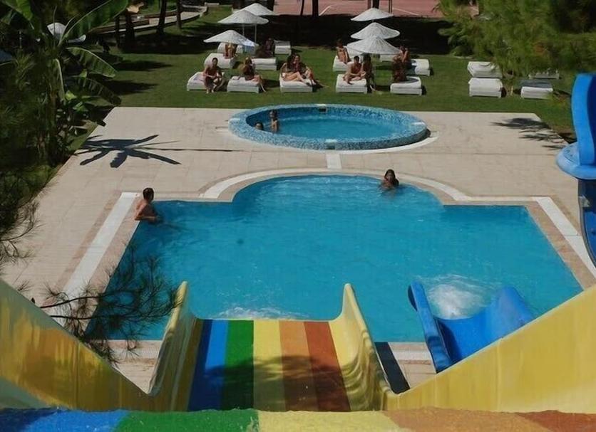 Kolam Foto