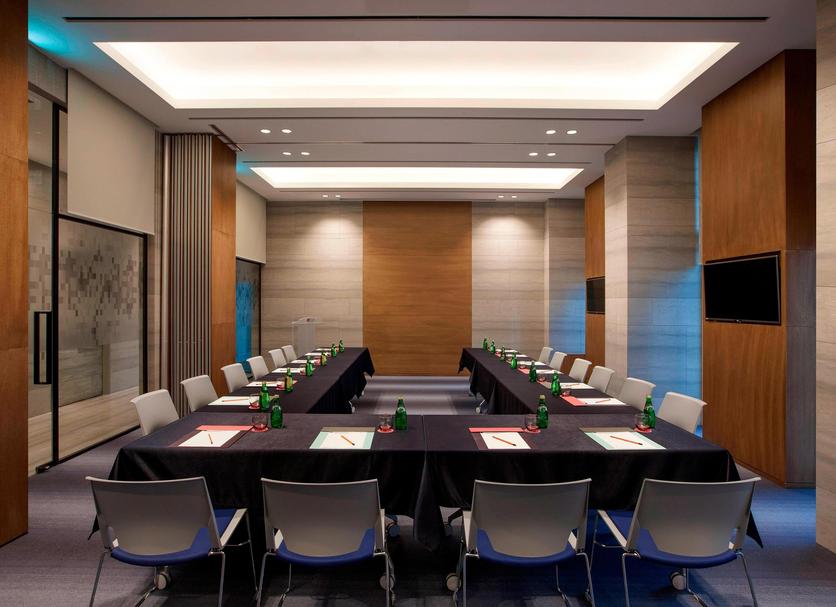 Ruang konferensi Foto