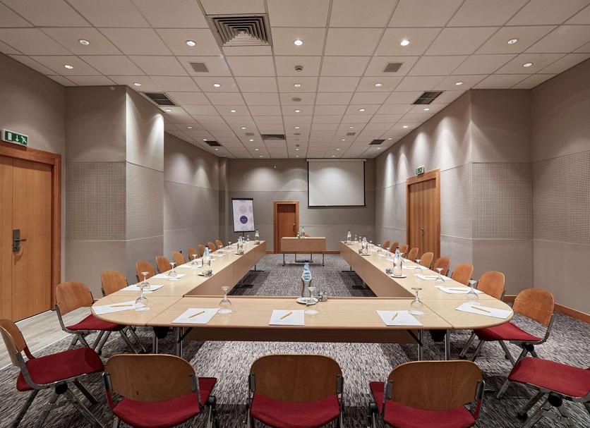 Ruang konferensi Foto