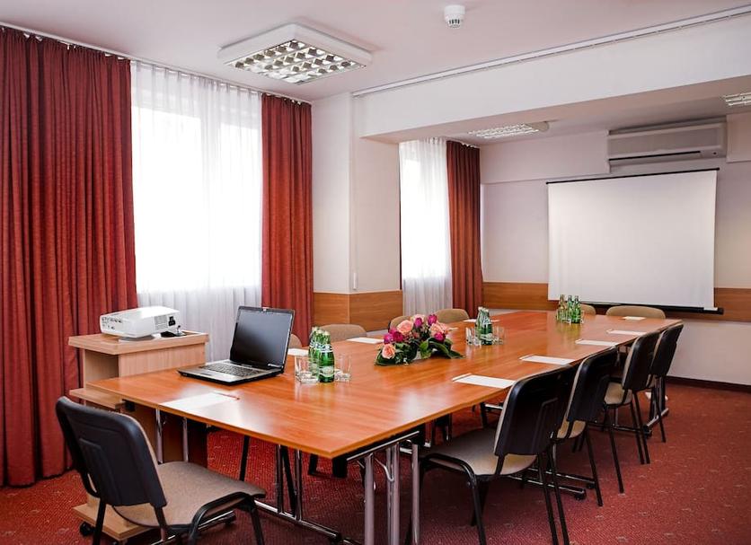 Ruang konferensi Foto