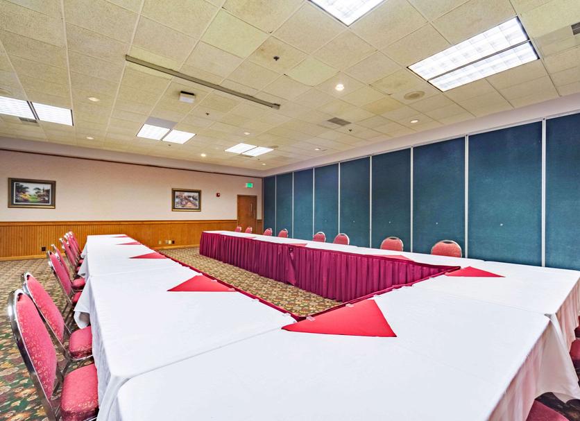 Ruang konferensi Foto