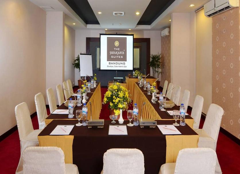 Ruang konferensi Foto