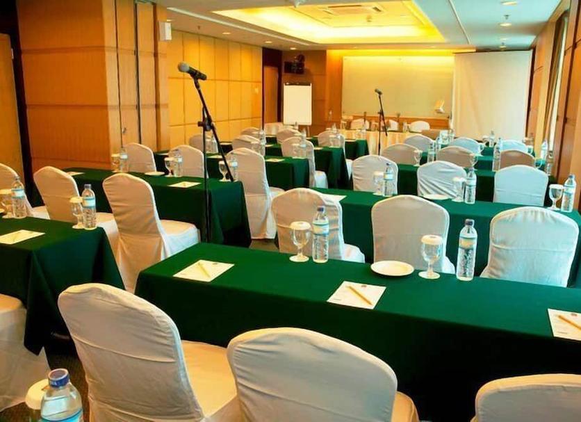 Ruang konferensi Foto
