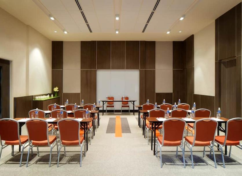 Ruang konferensi Foto