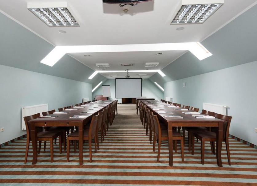 Ruang konferensi Foto