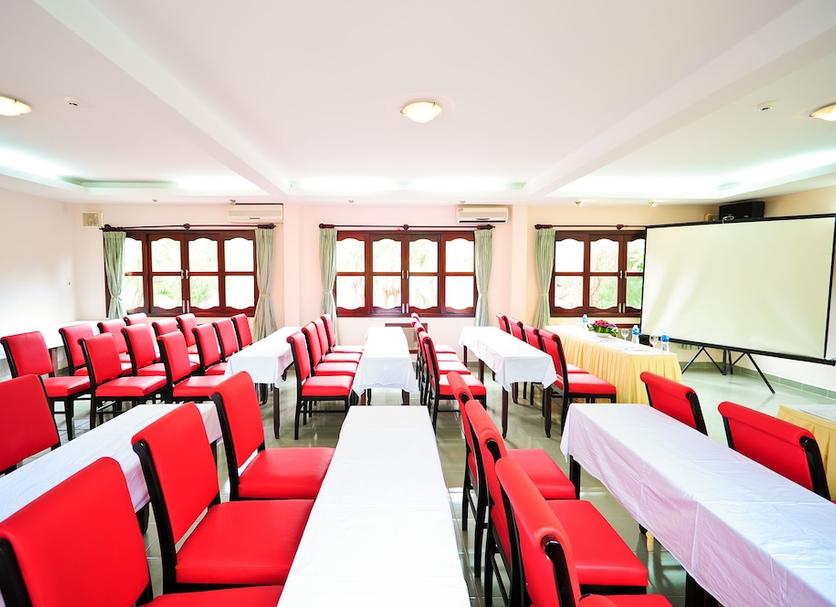 Ruang konferensi Foto