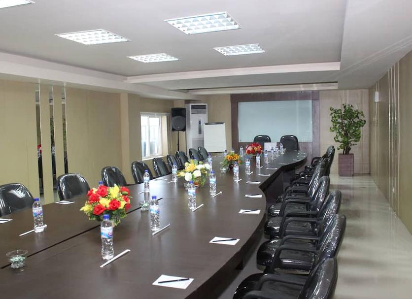 Ruang konferensi Foto