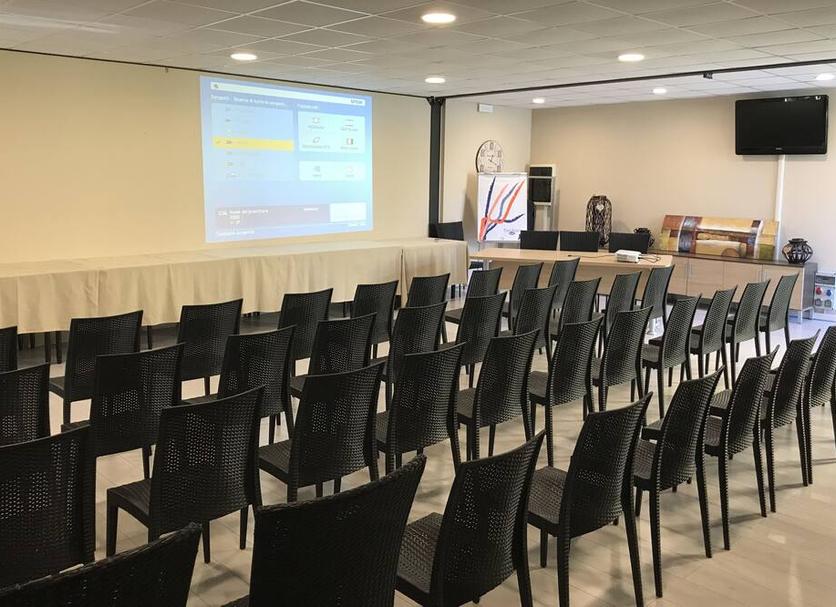 Ruang konferensi Foto