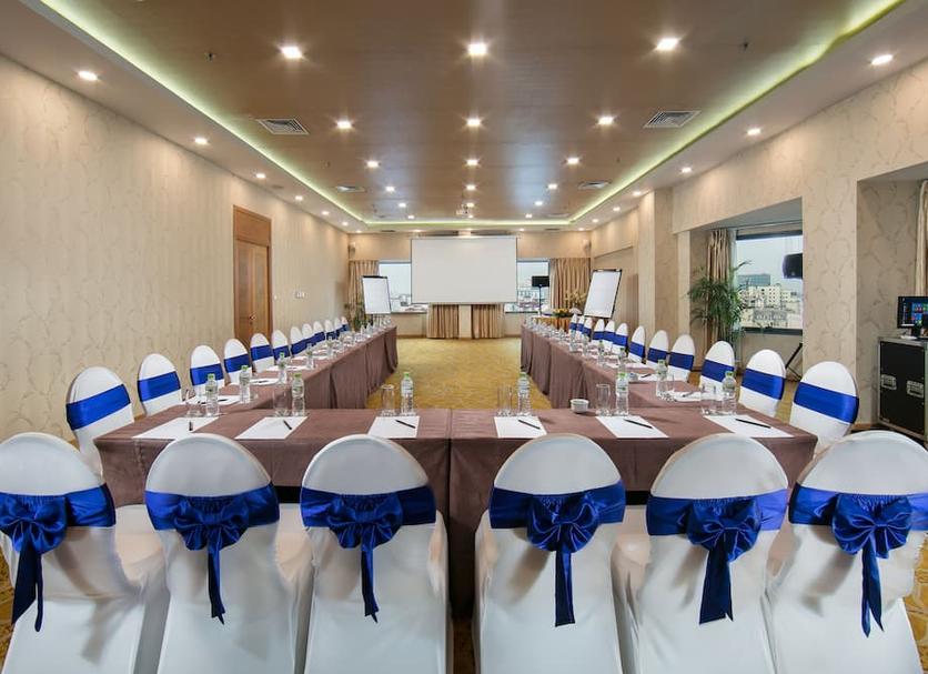 Ruang konferensi Foto