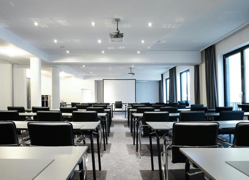 Ruang konferensi Foto