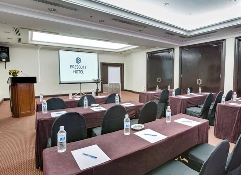 Ruang konferensi Foto